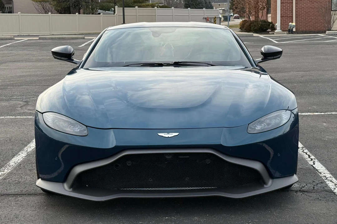 2020 Aston Martin V8 Vantage (2019+) - Image 2 of 31