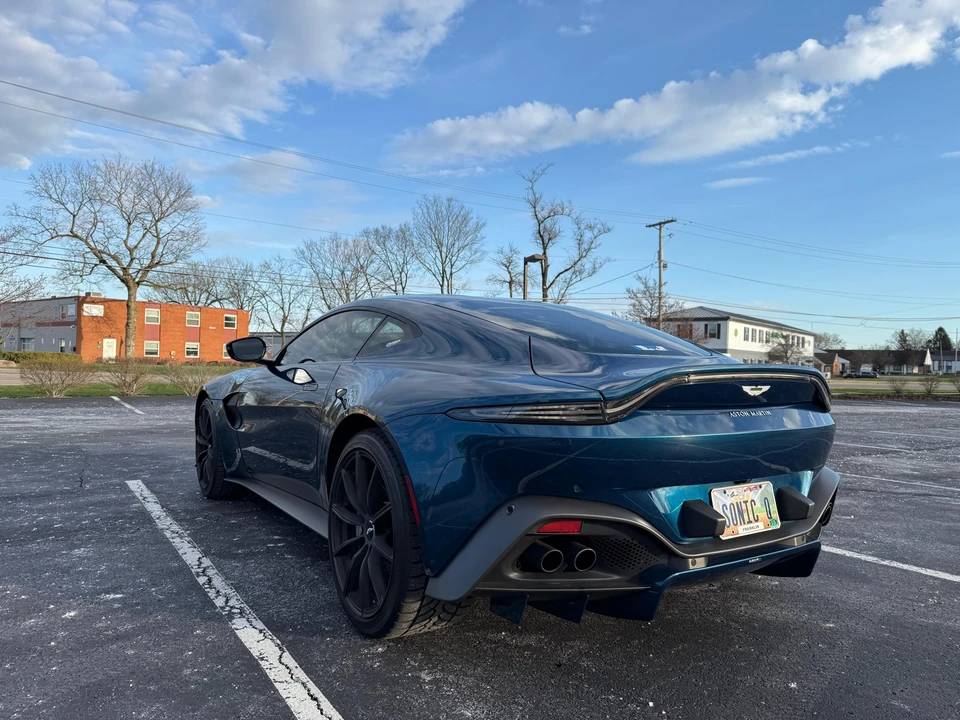 2020 Aston Martin V8 Vantage (2019+) - Image 9 of 31