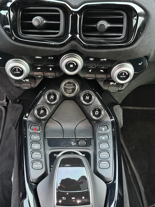 2020 Aston Martin V8 Vantage (2019+) - Image 27 of 31