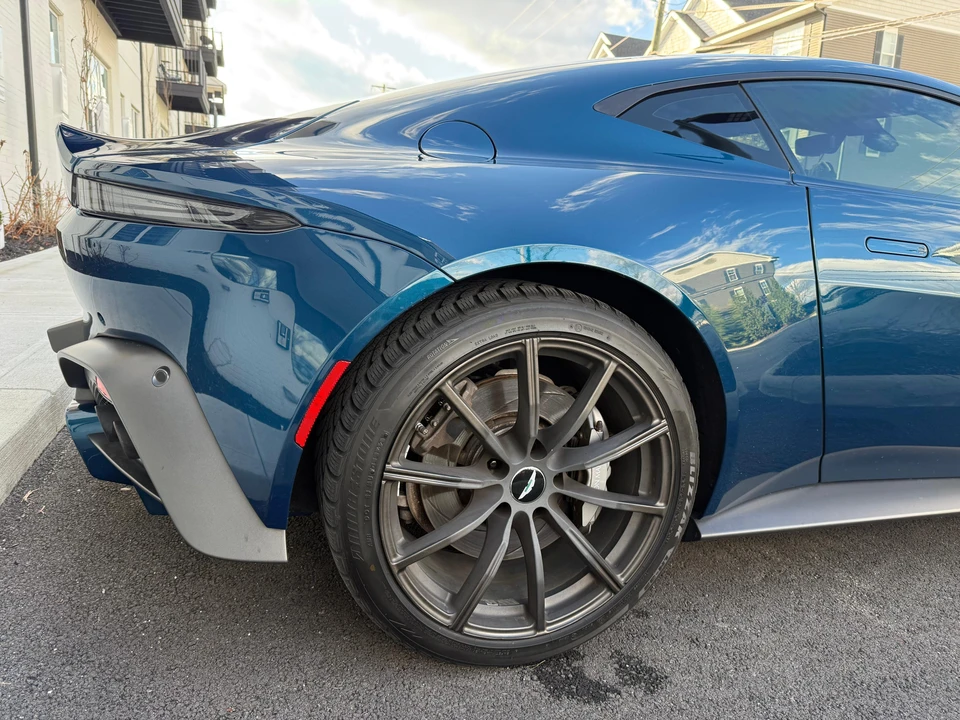 2020 Aston Martin V8 Vantage (2019+) - Image 14 of 31