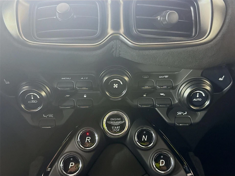 2020 Aston Martin V8 Vantage (2019+) - Image 11 of 31