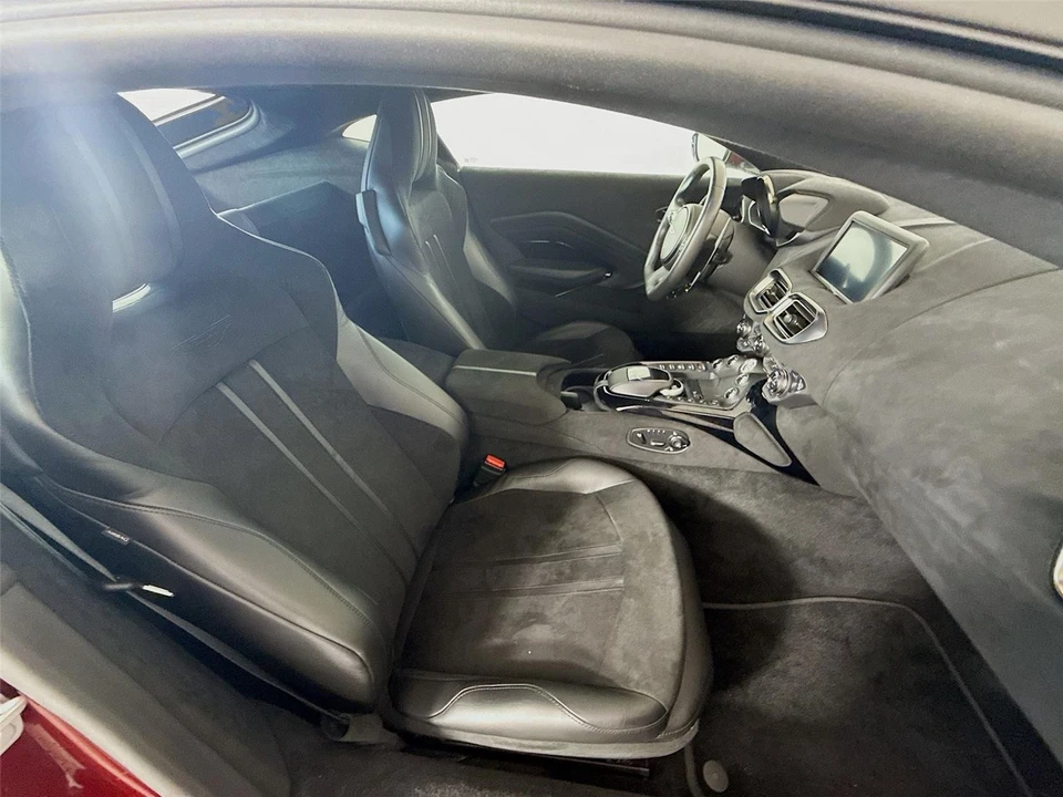 2020 Aston Martin V8 Vantage (2019+) - Image 14 of 31