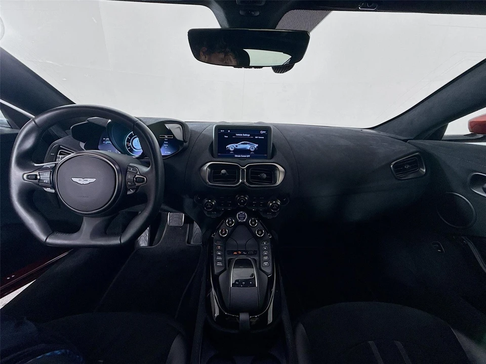2020 Aston Martin V8 Vantage (2019+) - Image 3 of 31