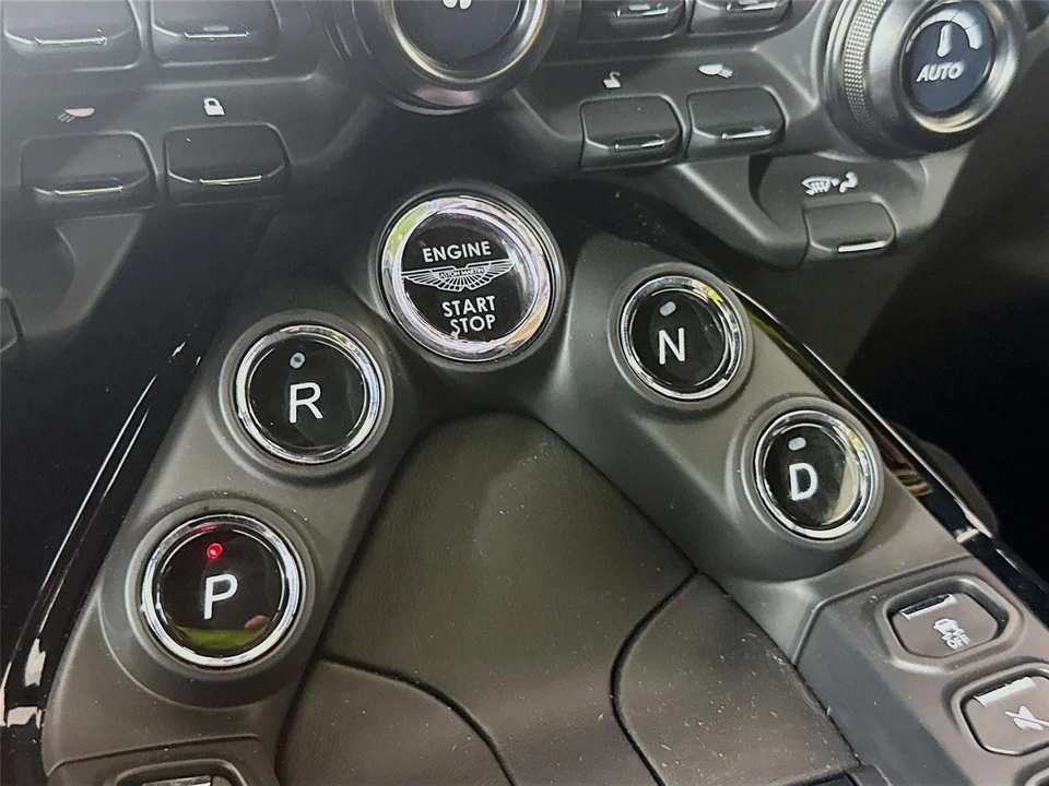 2020 Aston Martin V8 Vantage (2019+) - Image 12 of 31