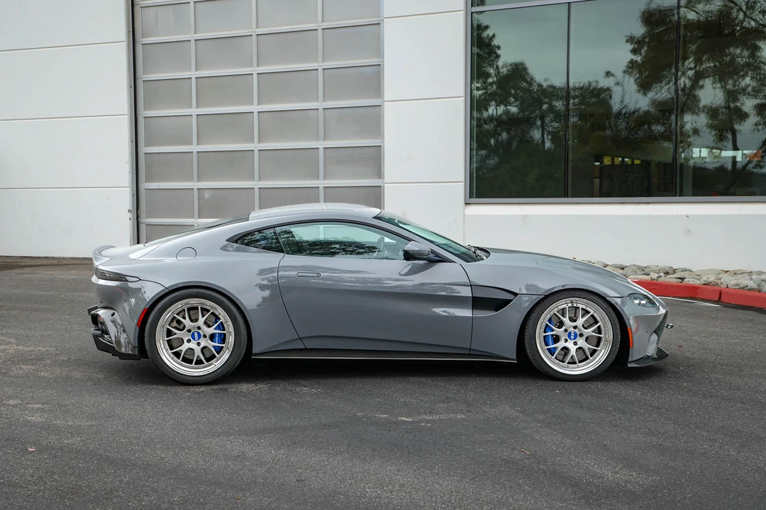 2020 Aston Martin V8 Vantage (2019+) - Image 8 of 31