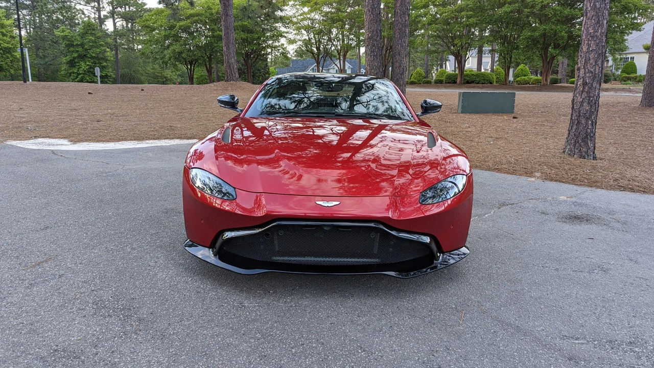 2020 Aston Martin V8 Vantage (2019+) - Image 4 of 31