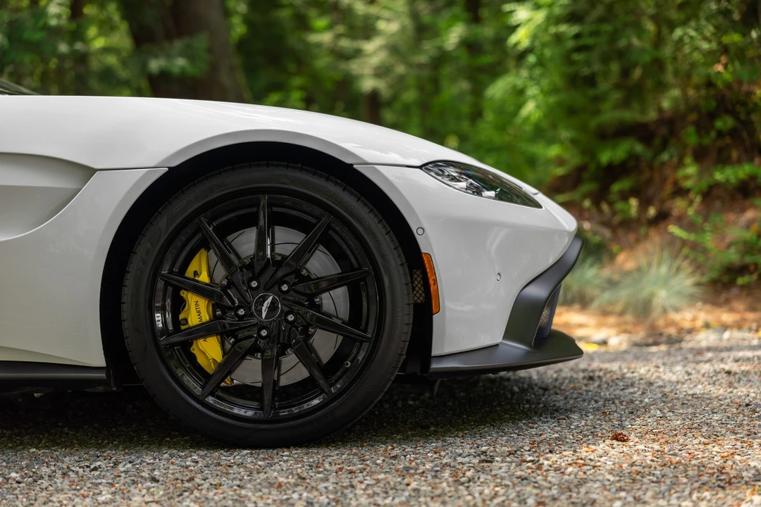 2020 Aston Martin V8 Vantage (2019+) - Image 29 of 31