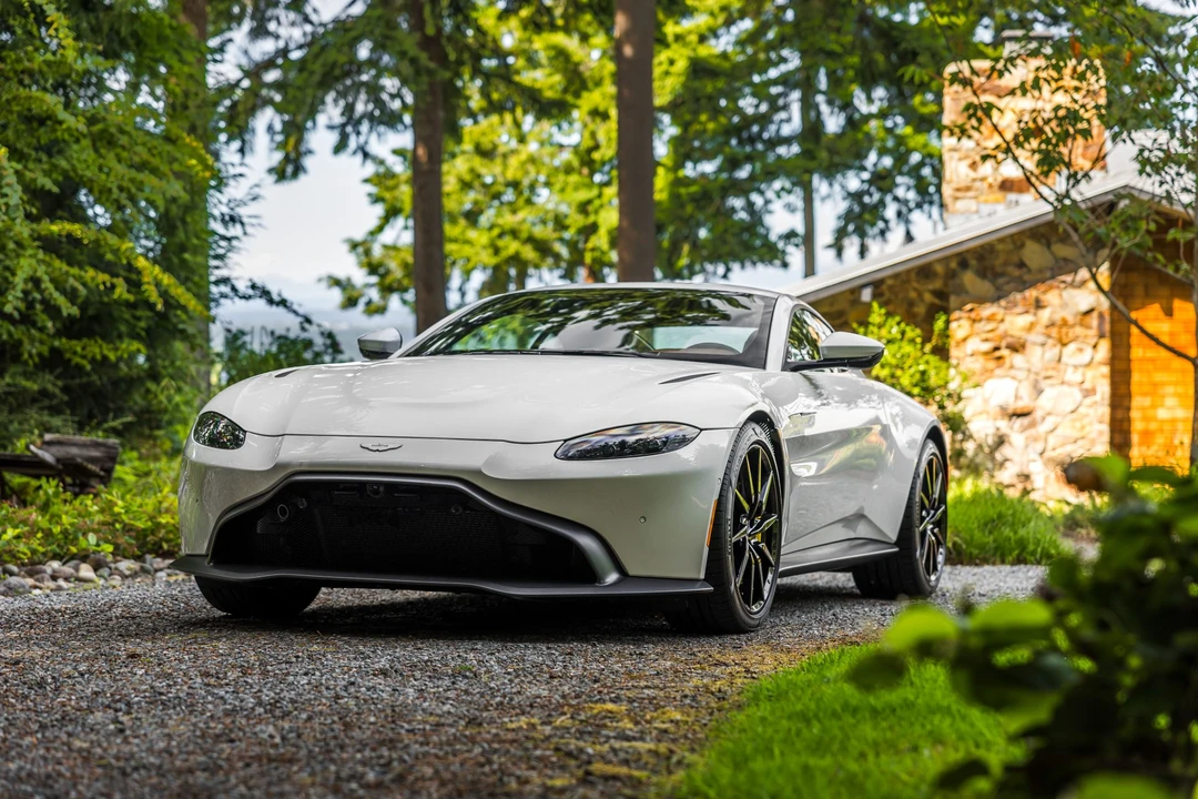 2020 Aston Martin V8 Vantage (2019+) - Image 2 of 31