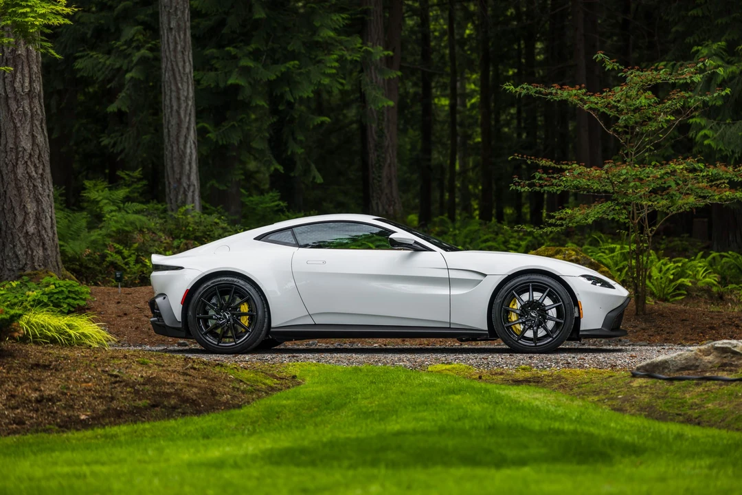 2020 Aston Martin V8 Vantage (2019+) - Image 13 of 31