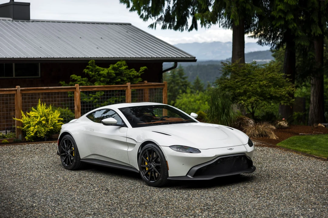 2020 Aston Martin V8 Vantage (2019+) - Image 15 of 31