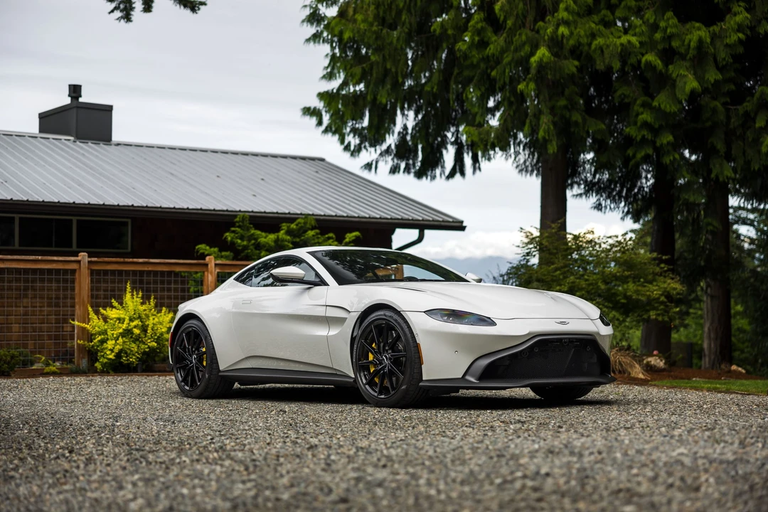 2020 Aston Martin V8 Vantage (2019+) - Image 14 of 31