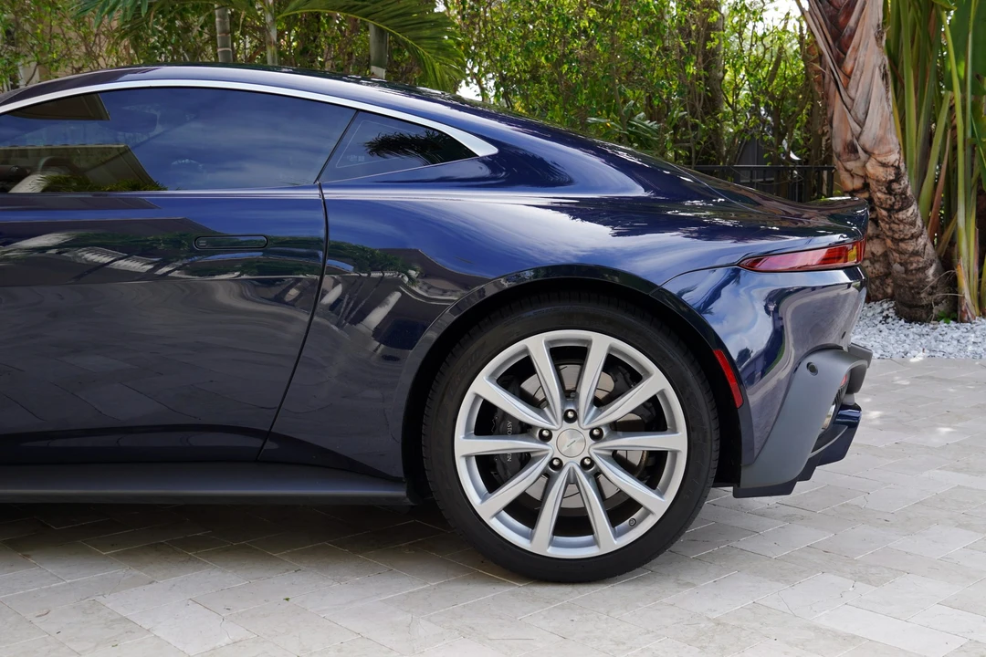 2020 Aston Martin V8 Vantage (2019+) - Image 19 of 31