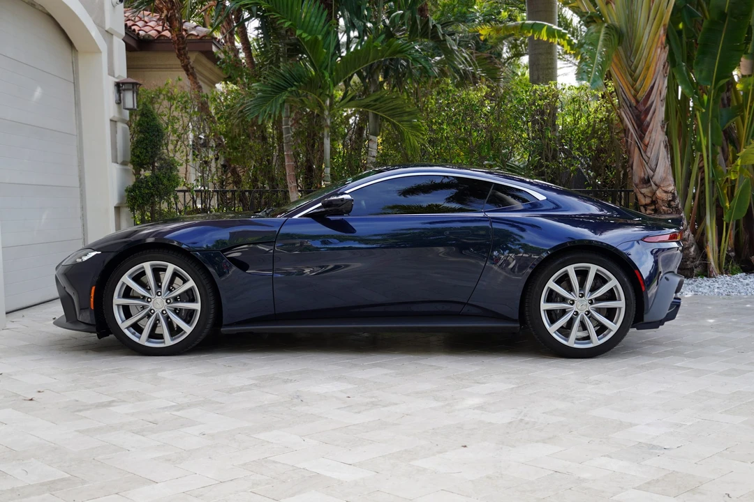 2020 Aston Martin V8 Vantage (2019+) - Image 9 of 31