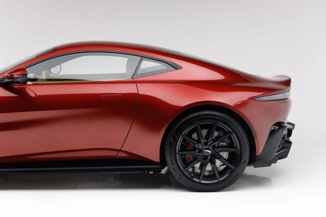 2020 Aston Martin V8 Vantage (2019+) - Image 14 of 31