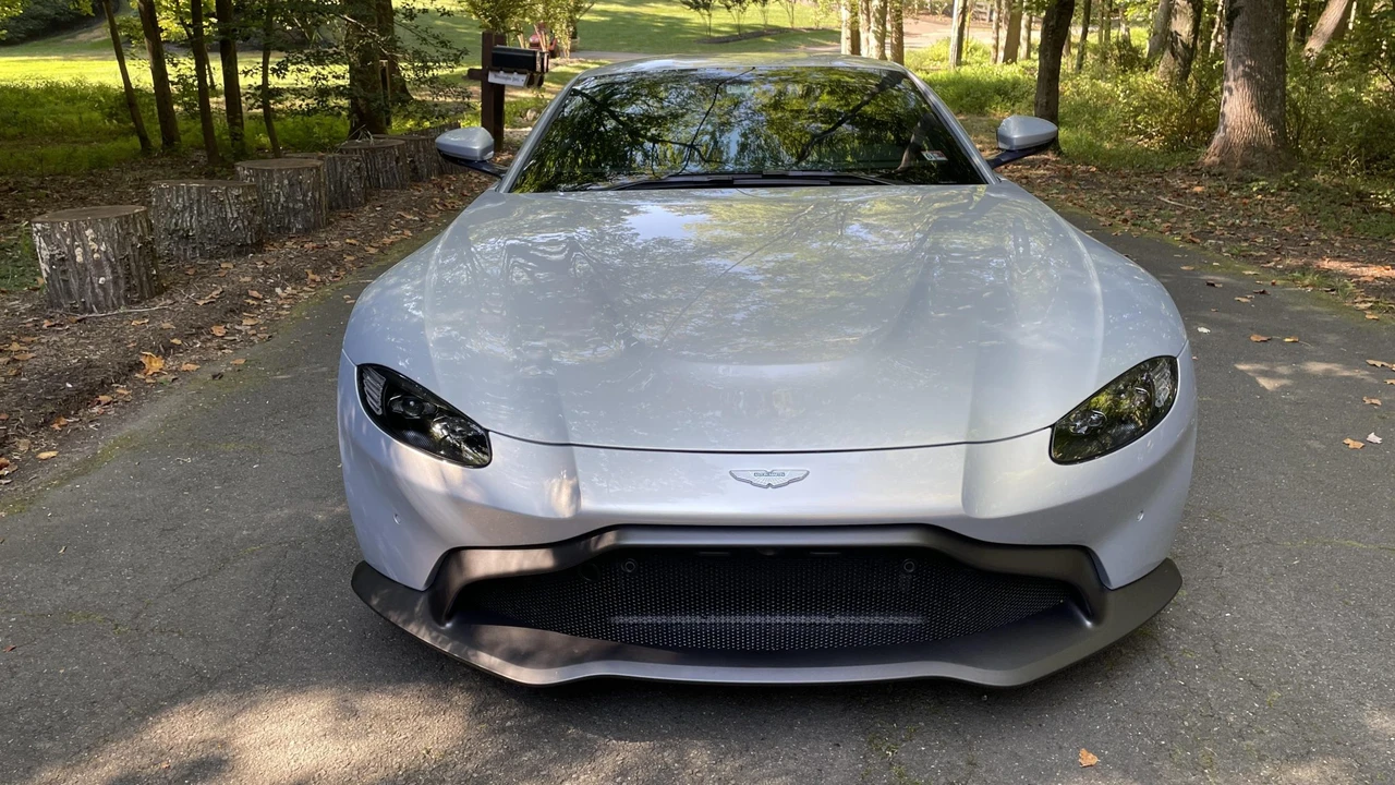 2020 Aston Martin V8 Vantage (2019+) - Image 5 of 31