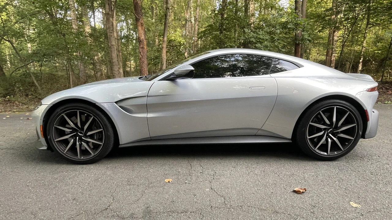 2020 Aston Martin V8 Vantage (2019+) - Image 20 of 31
