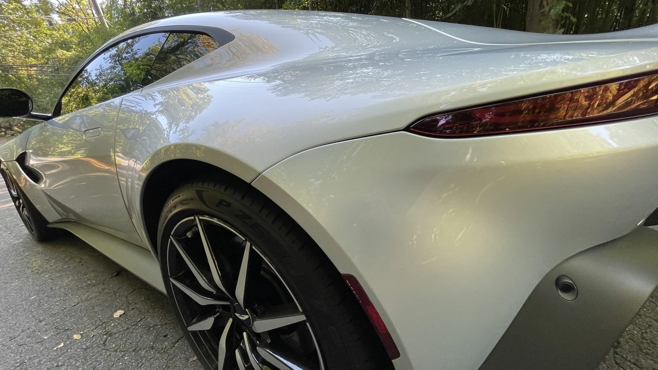 2020 Aston Martin V8 Vantage (2019+) - Image 28 of 31