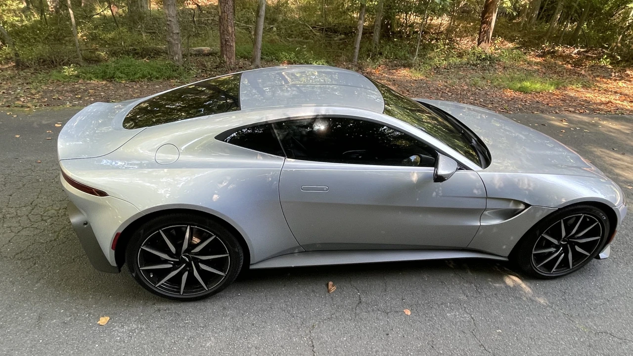 2020 Aston Martin V8 Vantage (2019+) - Image 9 of 31