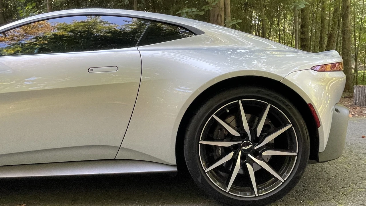 2020 Aston Martin V8 Vantage (2019+) - Image 29 of 31