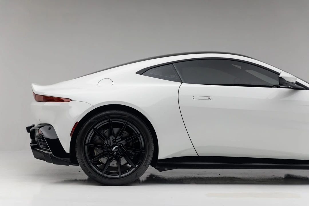 2020 Aston Martin V8 Vantage (2019+) - Image 11 of 31
