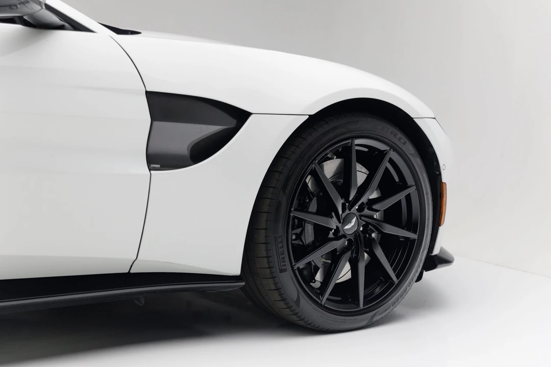 2020 Aston Martin V8 Vantage (2019+) - Image 26 of 31