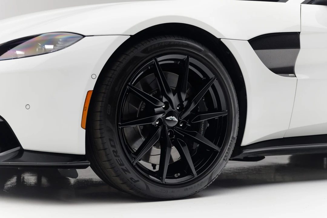 2020 Aston Martin V8 Vantage (2019+) - Image 16 of 31