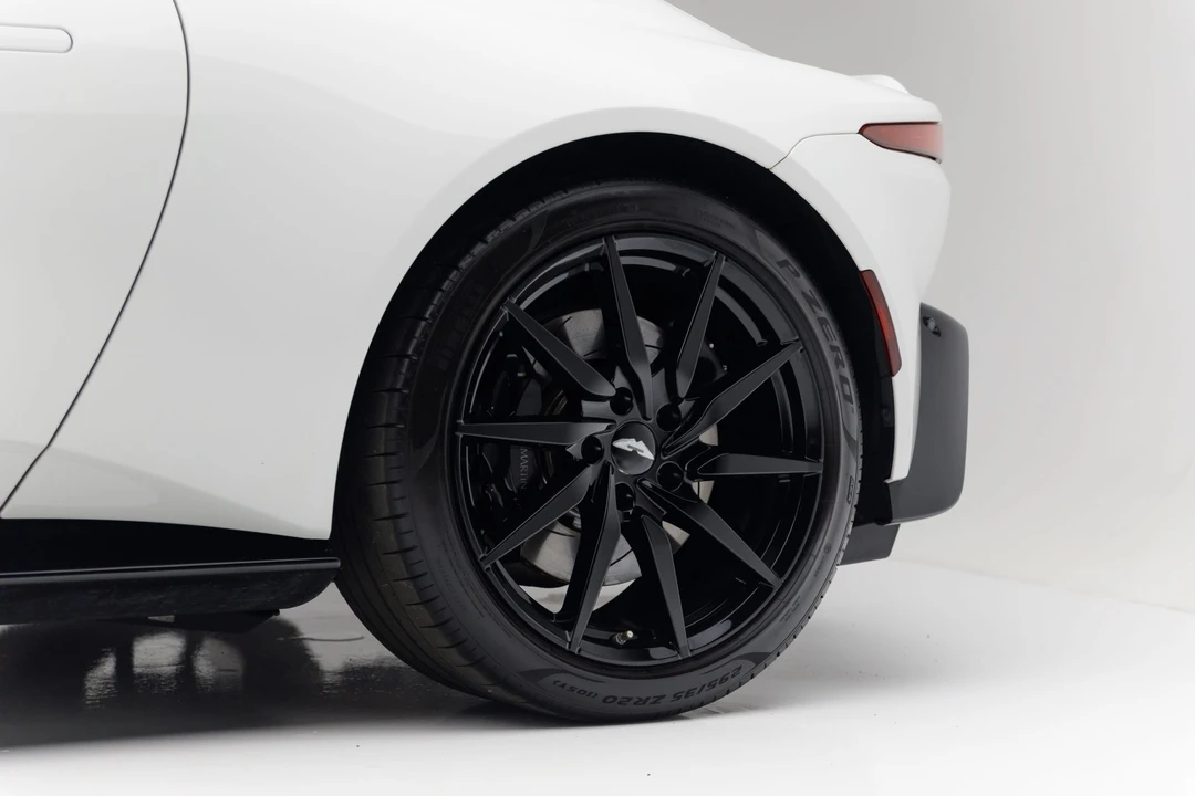 2020 Aston Martin V8 Vantage (2019+) - Image 19 of 31