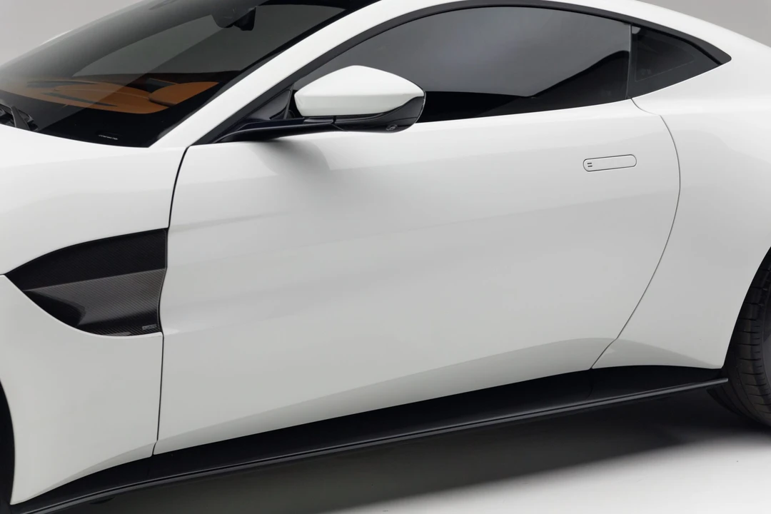 2020 Aston Martin V8 Vantage (2019+) - Image 17 of 31