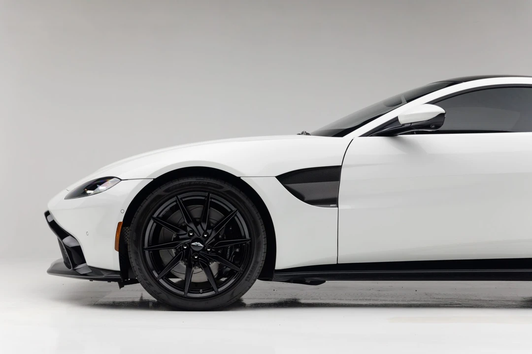2020 Aston Martin V8 Vantage (2019+) - Image 9 of 31
