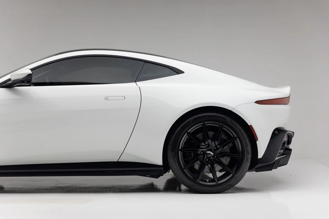 2020 Aston Martin V8 Vantage (2019+) - Image 10 of 31