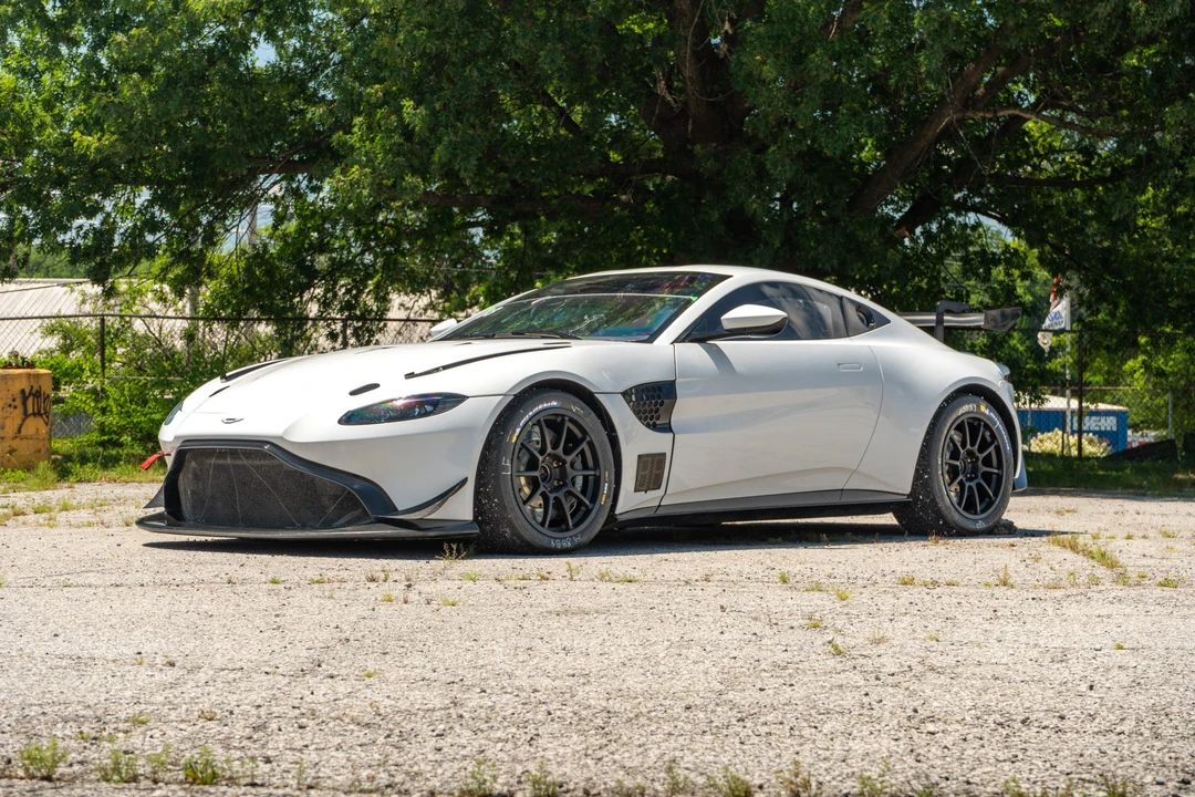 2020 Aston Martin V8 Vantage (2019+) - Image 12 of 31