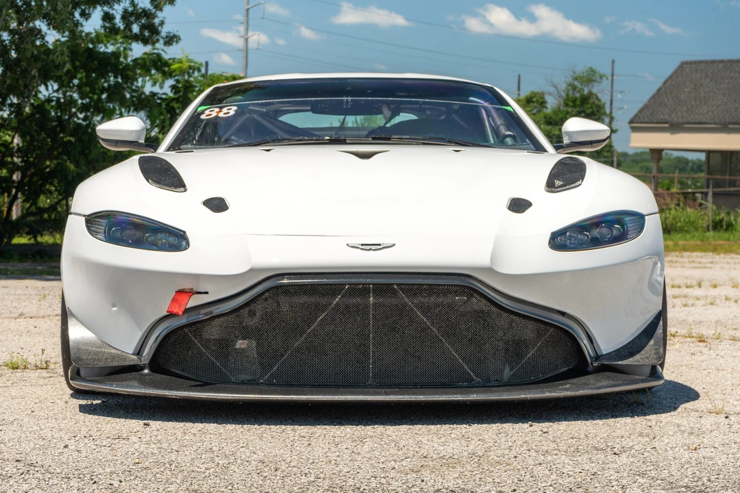 2020 Aston Martin V8 Vantage (2019+) - Image 4 of 31