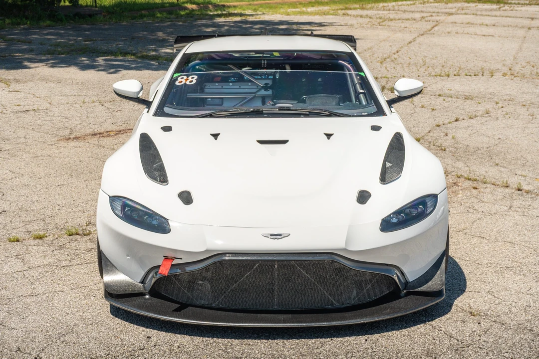 2020 Aston Martin V8 Vantage (2019+) - Image 3 of 31
