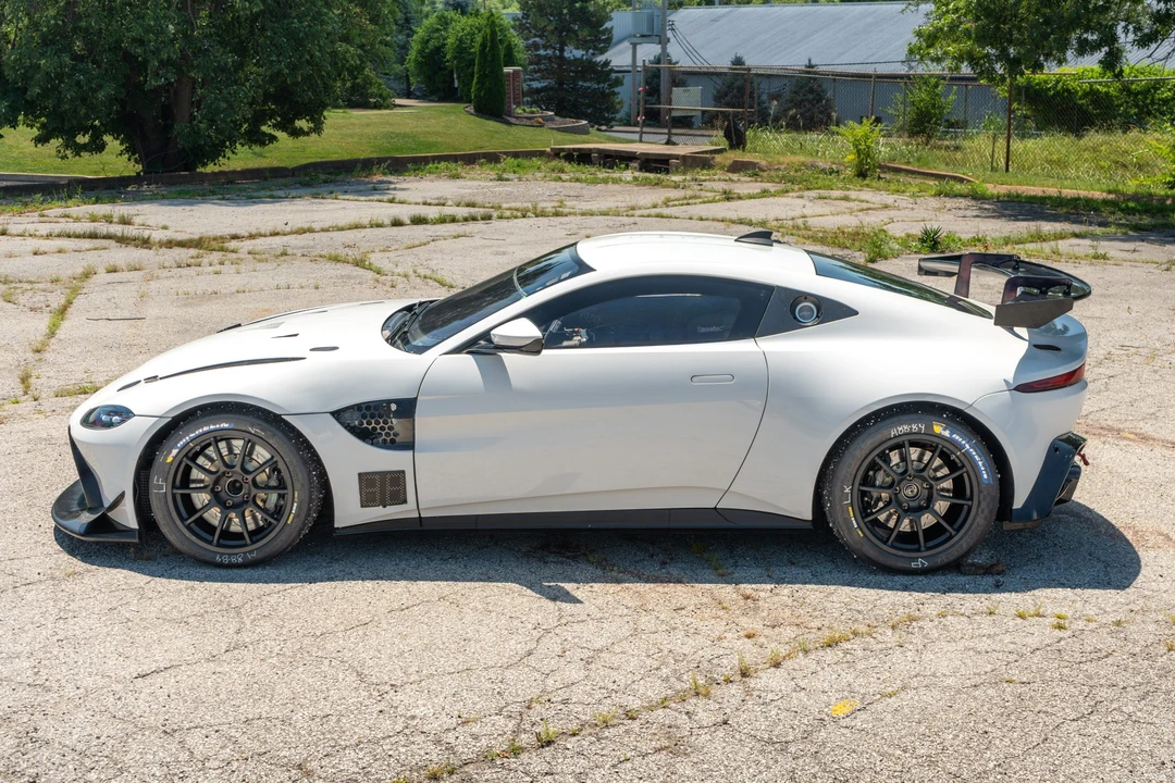 2020 Aston Martin V8 Vantage (2019+) - Image 13 of 31