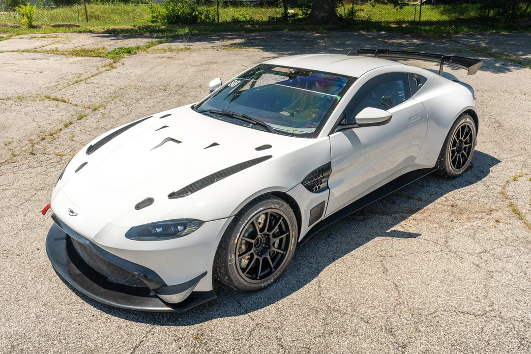 2020 Aston Martin V8 Vantage (2019+) - Image 10 of 31