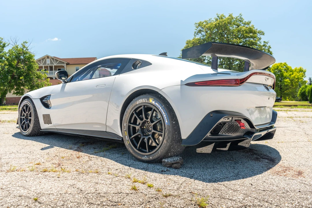 2020 Aston Martin V8 Vantage (2019+) - Image 16 of 31