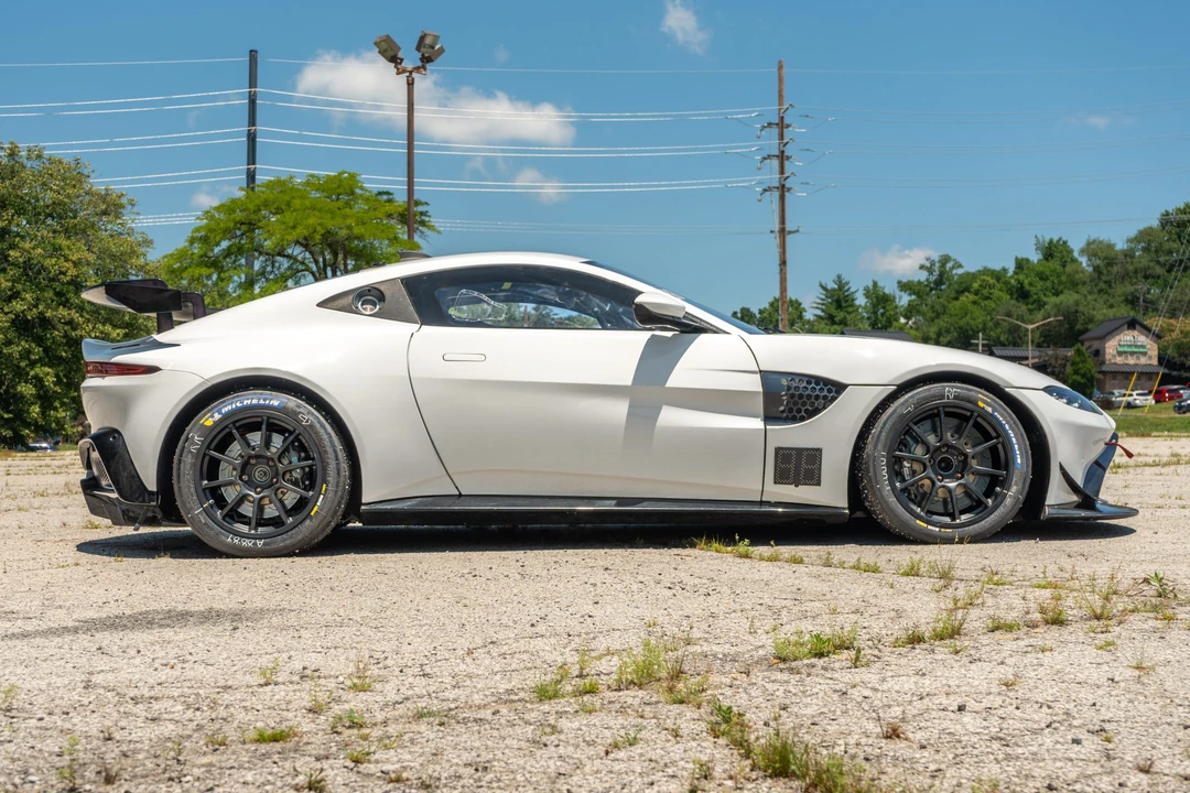 2020 Aston Martin V8 Vantage (2019+) - Image 26 of 31