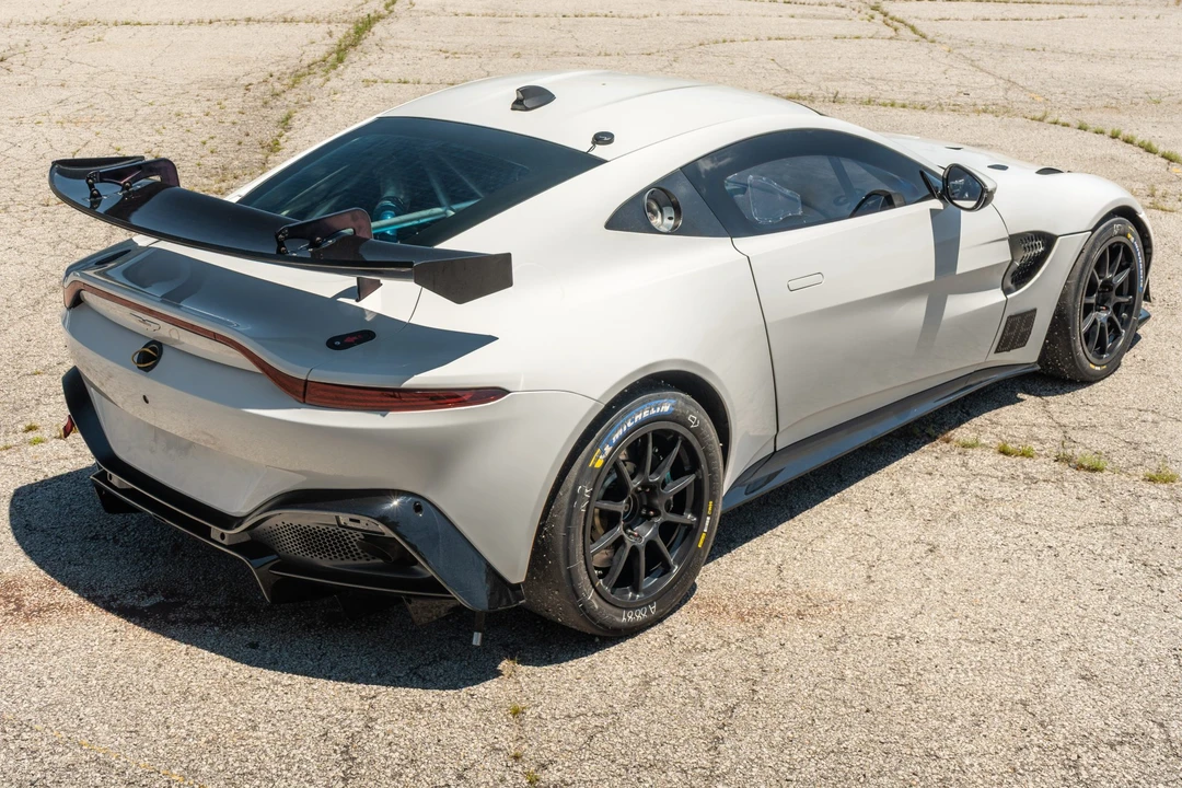 2020 Aston Martin V8 Vantage (2019+) - Image 23 of 31