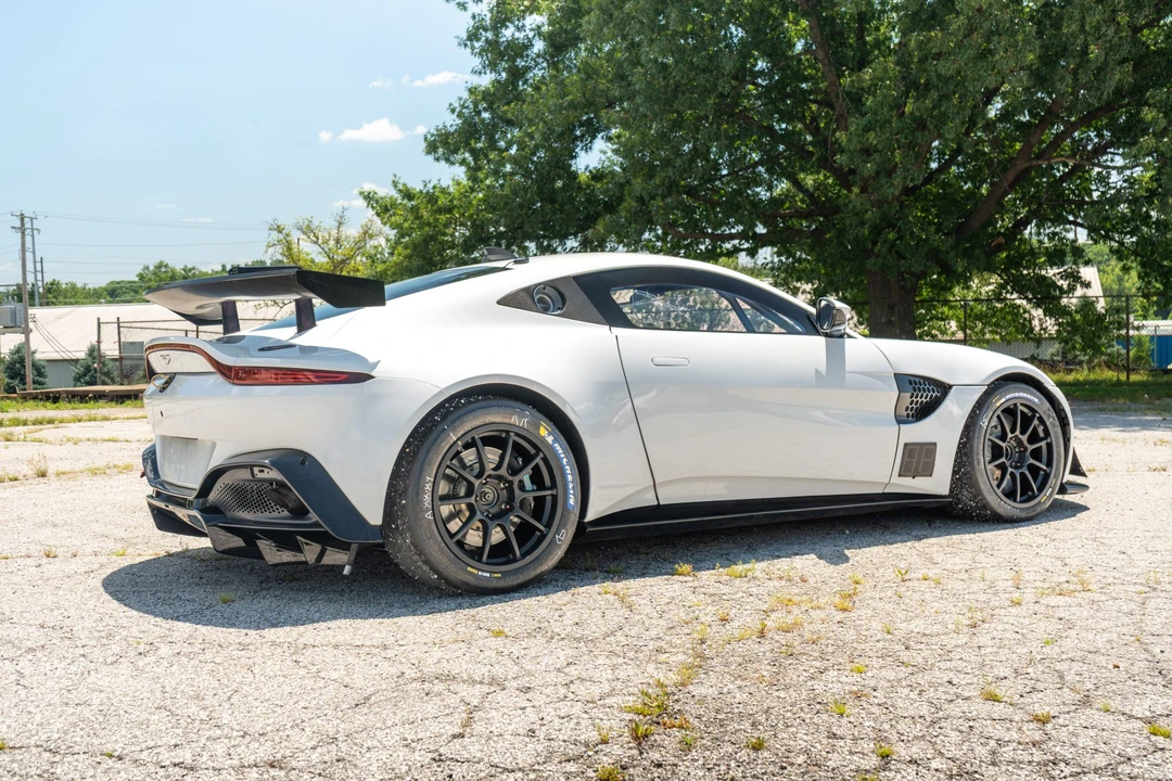 2020 Aston Martin V8 Vantage (2019+) - Image 25 of 31