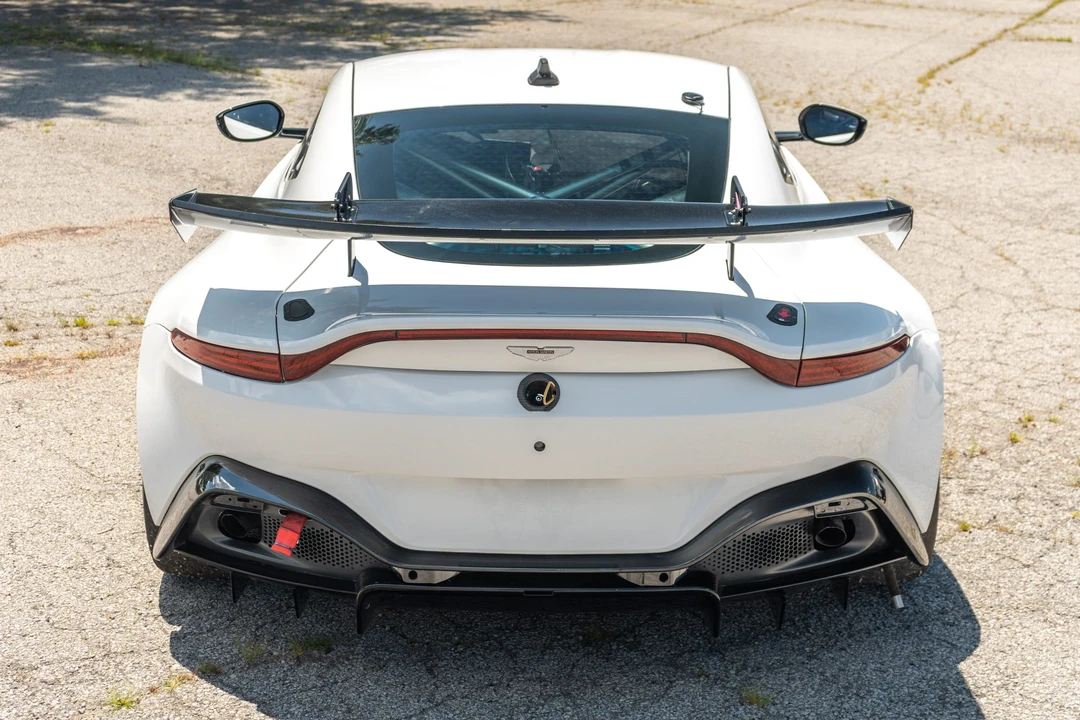 2020 Aston Martin V8 Vantage (2019+) - Image 17 of 31