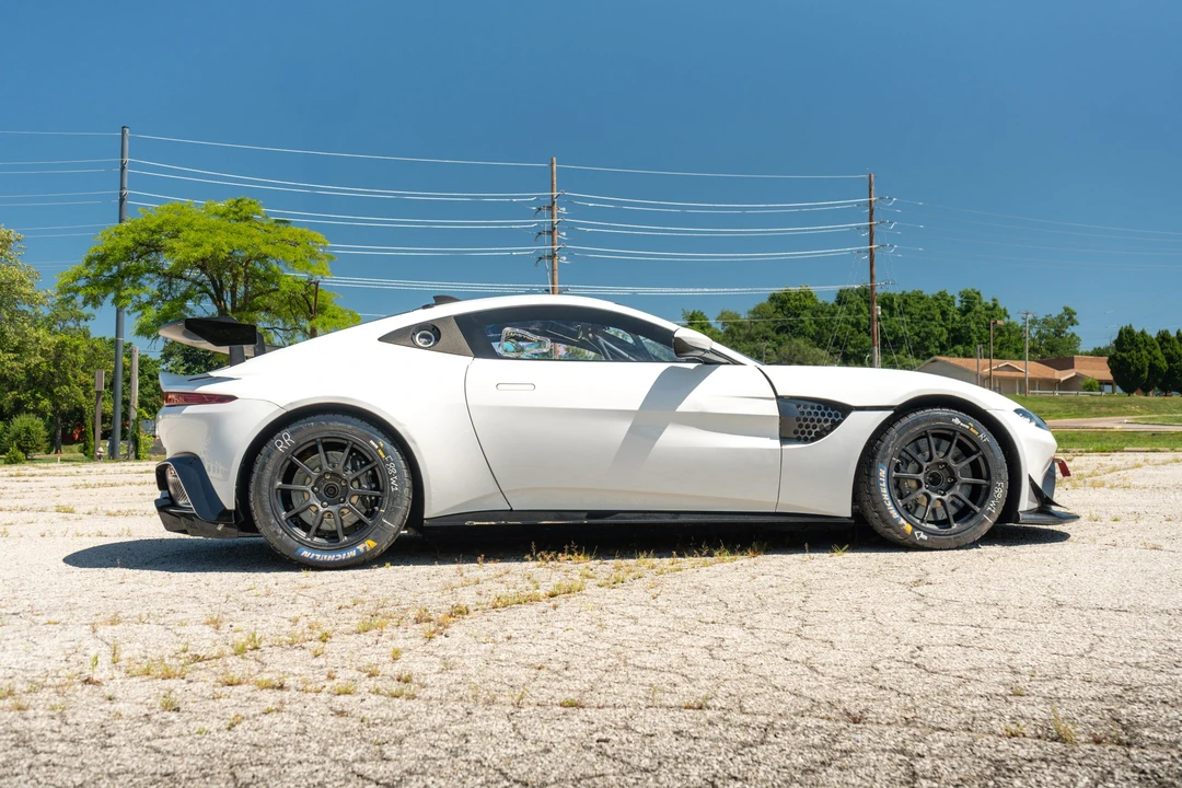 2020 Aston Martin V8 Vantage (2019+) - Image 19 of 31