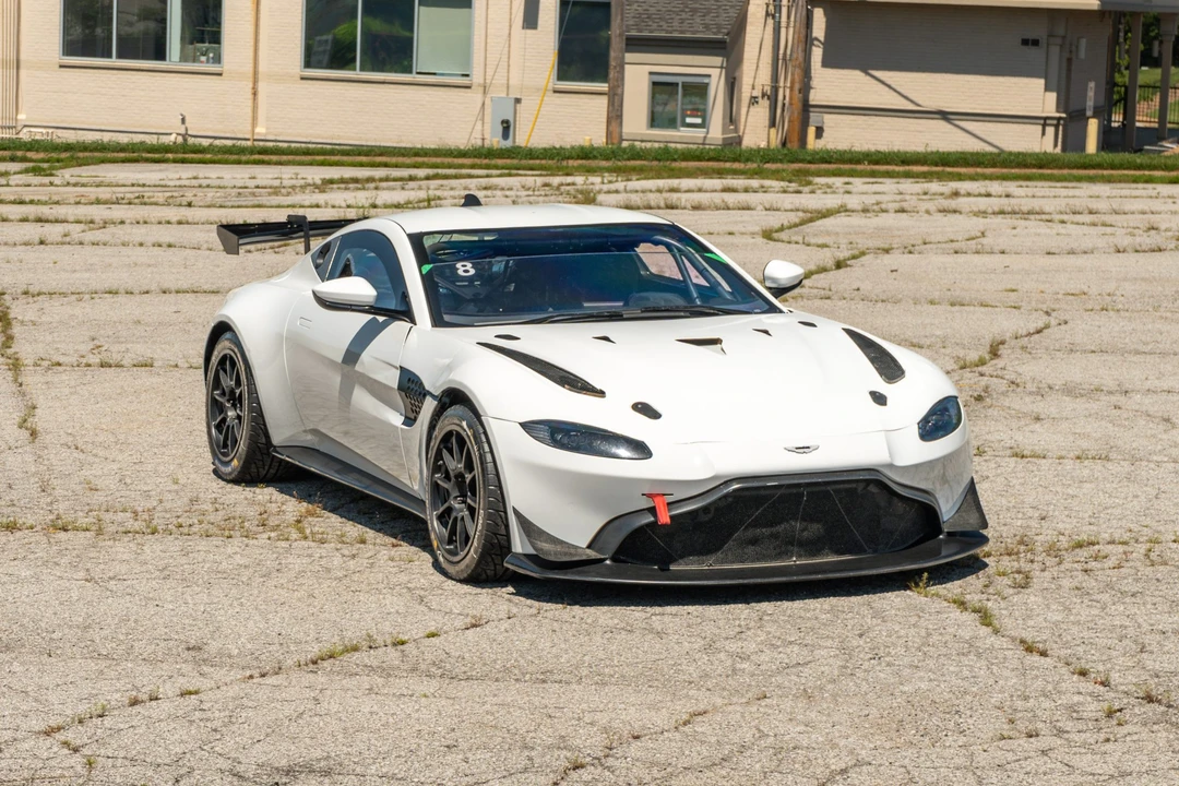 2020 Aston Martin V8 Vantage (2019+) - Image 23 of 31