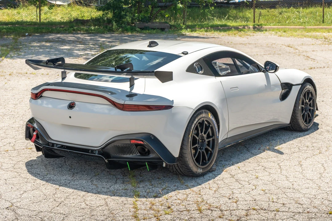 2020 Aston Martin V8 Vantage (2019+) - Image 17 of 31