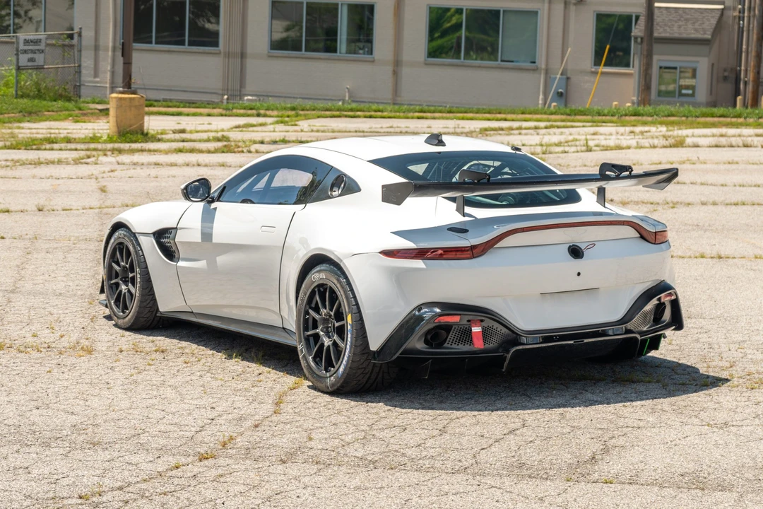 2020 Aston Martin V8 Vantage (2019+) - Image 10 of 31