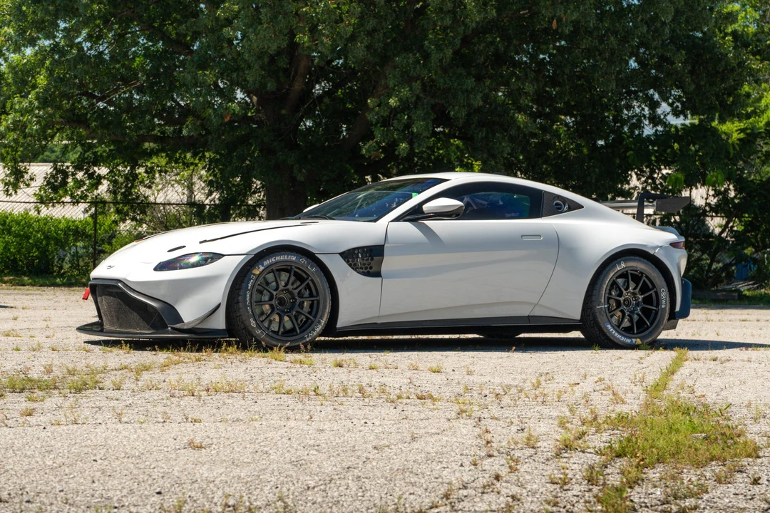 2020 Aston Martin V8 Vantage (2019+) - Image 8 of 31