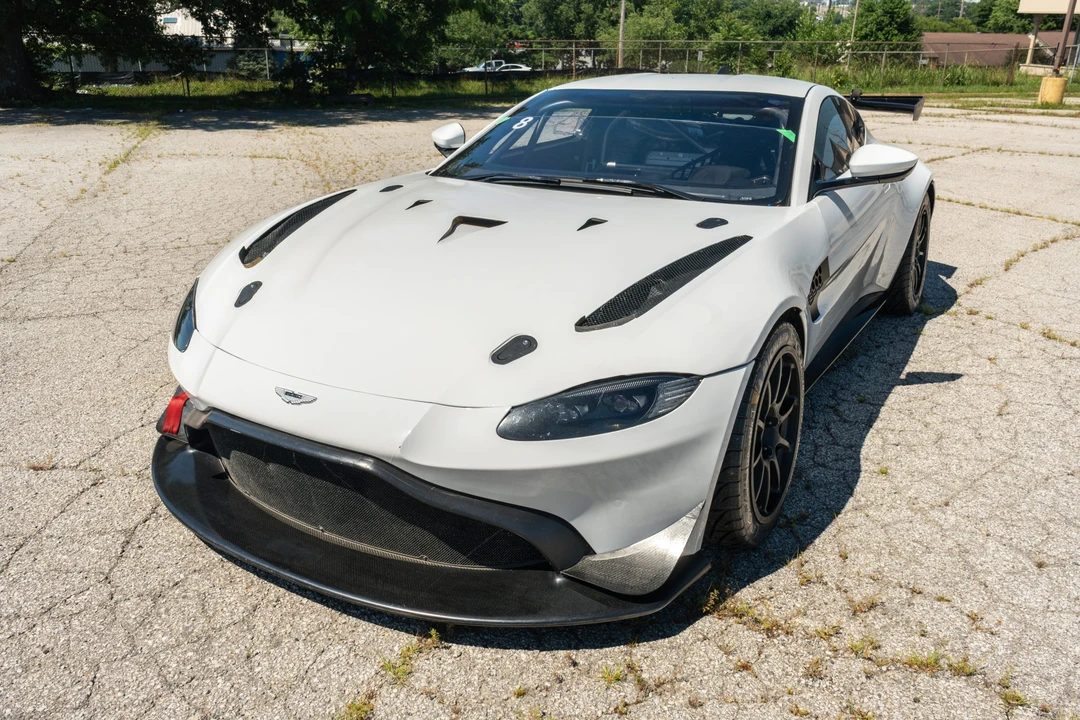 2020 Aston Martin V8 Vantage (2019+) - Image 3 of 31