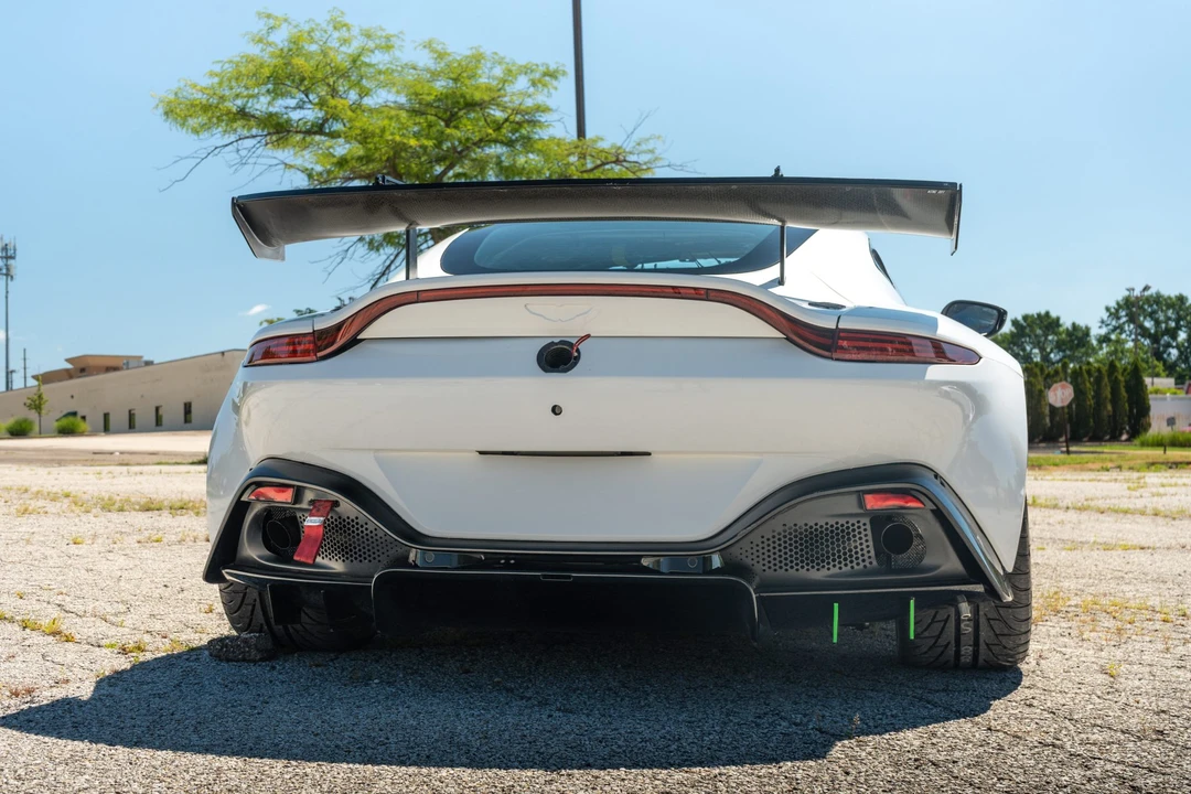 2020 Aston Martin V8 Vantage (2019+) - Image 14 of 31