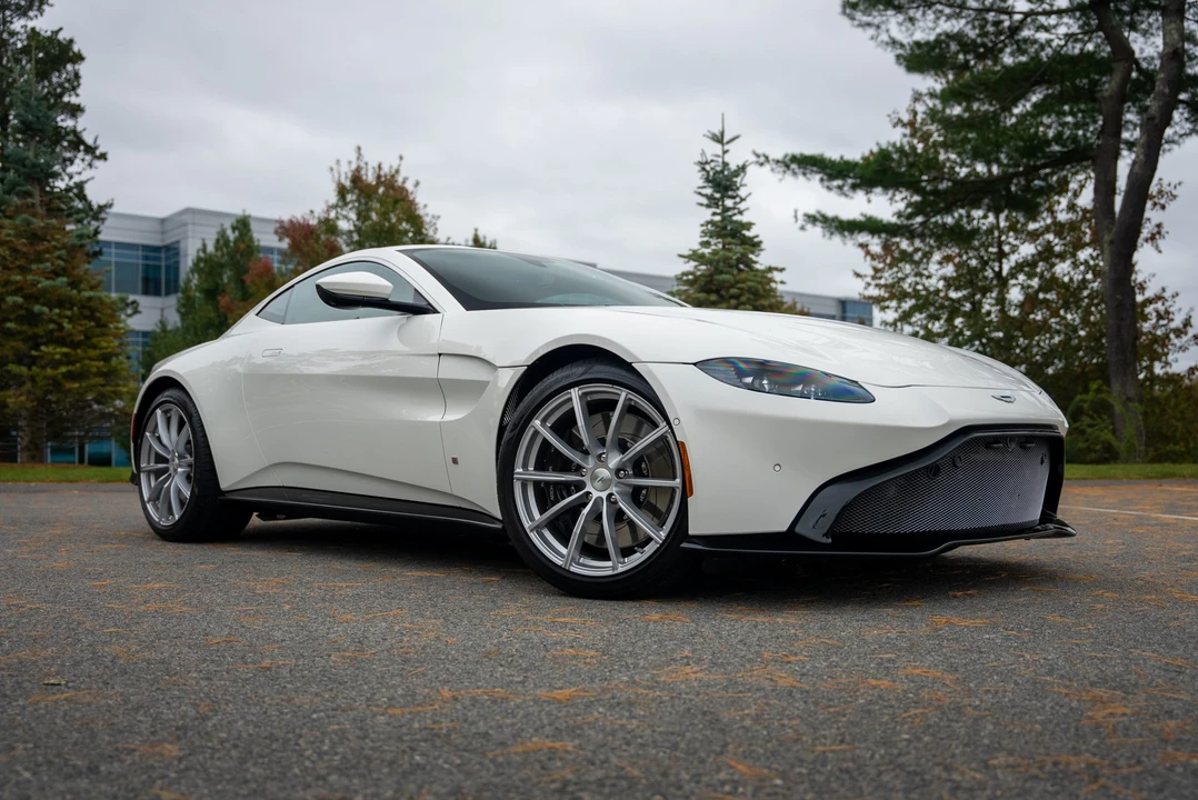 2020 Aston Martin V8 Vantage (2019+) - Image 17 of 31