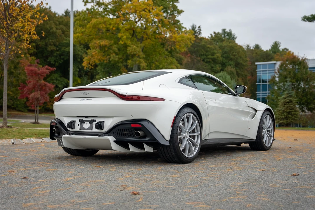 2020 Aston Martin V8 Vantage (2019+) - Image 23 of 31
