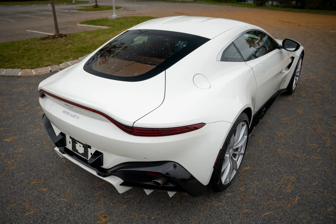 2020 Aston Martin V8 Vantage (2019+) - Image 24 of 31
